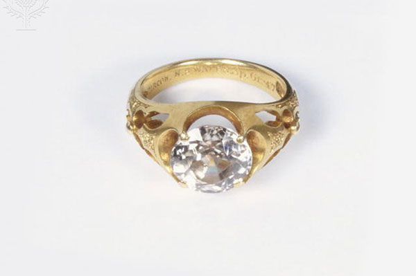 gold diamond ring 
